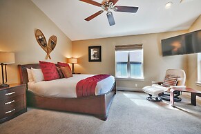 Woodside Haus 3 Bedroom Home by RedAwning