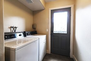 Woodside Haus 3 Bedroom Home by RedAwning