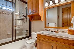 Red Pine Residence 6 Bedroom Home by RedAwning