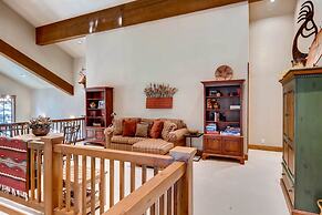 Red Pine Residence 6 Bedroom Home by RedAwning