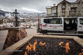 Red Pine Residence 6 Bedroom Home by RedAwning