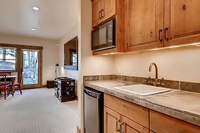 Red Pine Residence 6 Bedroom Home by RedAwning