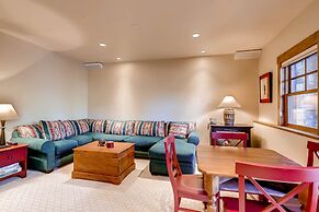 Red Pine Residence 6 Bedroom Home by RedAwning