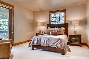 Red Pine Residence 6 Bedroom Home by RedAwning