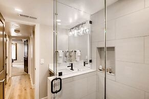 Park Station 213 2 Bedroom Condo by RedAwning