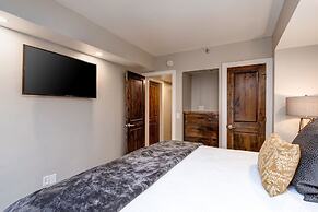 Park Station 213 2 Bedroom Condo by RedAwning