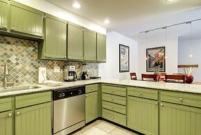 Park Station 147 2 Bedroom Condo by RedAwning