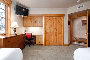 Town Pointe C201 3 Bedroom Condo by RedAwning