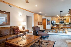 Town Pointe C201 3 Bedroom Condo by RedAwning