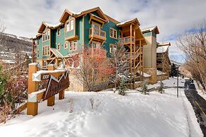 Town Pointe C201 3 Bedroom Condo by RedAwning