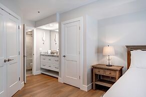 Silver Cliff Village 103 2 Bedroom Condo by RedAwning