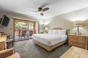 Snow Flower 007 3 Bedroom Condo by RedAwning