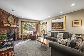 Snow Flower 007 3 Bedroom Condo by RedAwning