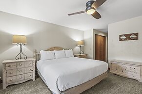 Snow Flower 007 3 Bedroom Condo by RedAwning