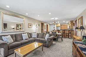 Snow Flower 007 3 Bedroom Condo by RedAwning