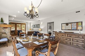 Town Pointe C101 3 Bedroom Condo by RedAwning