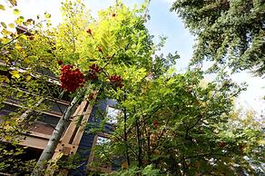 Town Pointe C101 3 Bedroom Condo by RedAwning