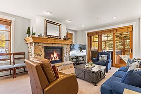 Town Pointe C101 3 Bedroom Condo by RedAwning