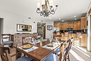 Town Pointe C101 3 Bedroom Condo by RedAwning