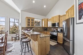 Town Pointe B205 3 Bedroom Condo by RedAwning