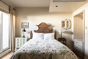 Galleria 308 1 Bedroom Condo by RedAwning