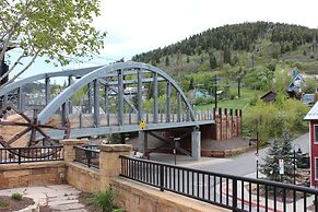 Galleria 308 1 Bedroom Condo by RedAwning