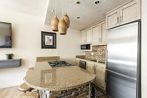 Galleria 308 1 Bedroom Condo by RedAwning