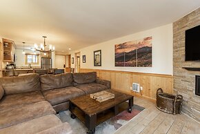 Snow Flower 055 2 Bedroom Condo by RedAwning