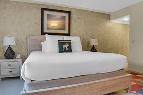 Park Station 122 2 Bedroom Condo by RedAwning