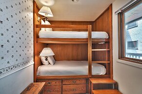 Snow Flower 062 3 Bedroom Condo by RedAwning