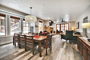 Town Pointe B101 3 Bedroom Condo by RedAwning