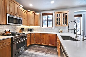 Town Pointe B101 3 Bedroom Condo by RedAwning