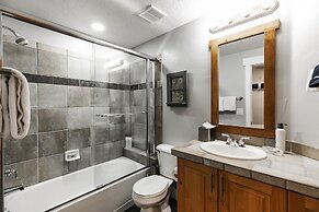 Town Pointe B101 3 Bedroom Condo by RedAwning