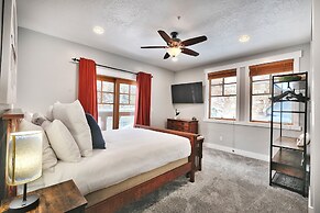 Town Pointe B101 3 Bedroom Condo by RedAwning