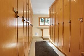 Snow Flower 039-studio+loft 1 Bedroom Condo by RedAwning