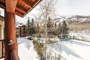 Snow Flower 039-studio+loft 1 Bedroom Condo by RedAwning