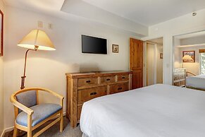 Park Station 236-1 1 Bedroom Condo by RedAwning