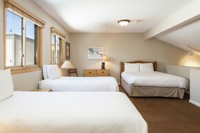 Snow Flower 032 2 Bedroom Condo by RedAwning