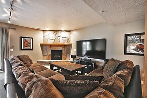 Canyon Crossing 23 3 Bedroom Townhouse by RedAwning