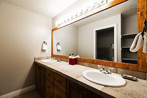 Canyon Crossing 23 3 Bedroom Townhouse by RedAwning