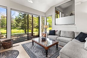 Queen Esther 2425 2 Bedroom Condo by RedAwning