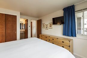 Snow Flower 141 2 Bedroom Condo by RedAwning