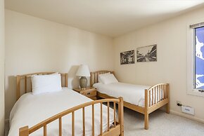 Snow Flower 141 2 Bedroom Condo by RedAwning