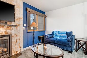 Snow Flower 030 3 Bedroom Condo by RedAwning