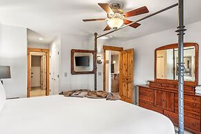 Snow Flower 014 3 Bedroom Condo by RedAwning