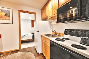 Woodside 11 1 Bedroom Condo by RedAwning