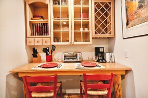 Woodside 11 1 Bedroom Condo by RedAwning