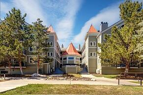 Suncreek A-7 2 Bedroom Condo by RedAwning