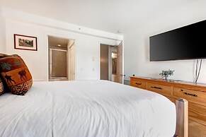 Suncreek A-7 2 Bedroom Condo by RedAwning