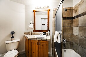 Town Pointe A104 3 Bedroom Condo by Redawning